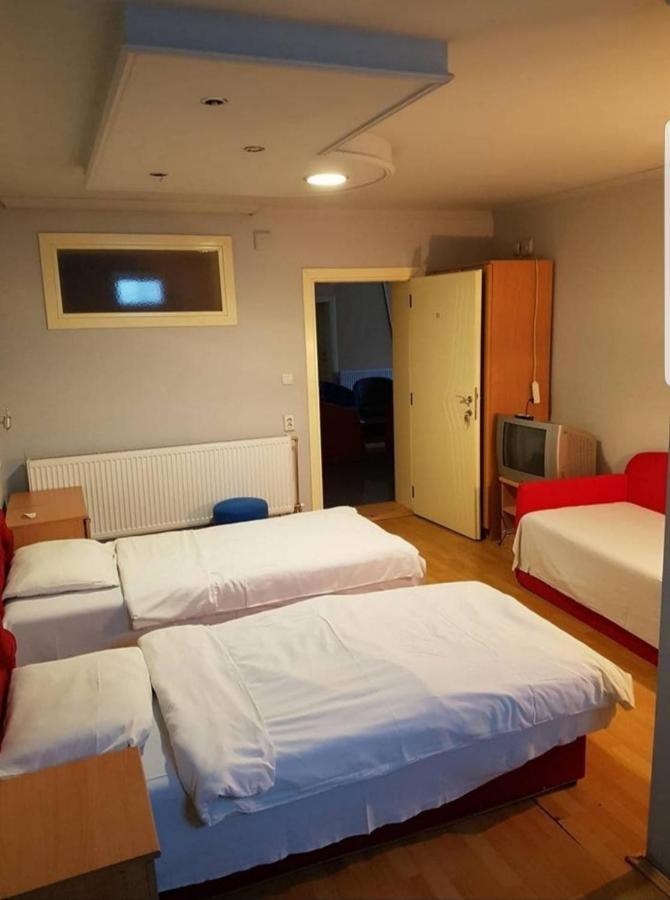 Viktorija Nova Hotel Kanjiza Ngoại thất bức ảnh